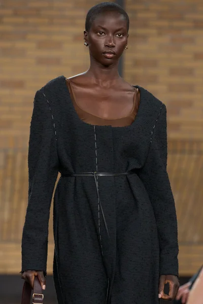 Look 4